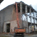 Rozbiórka budynku produkcyjnego w Tarnobrzegu